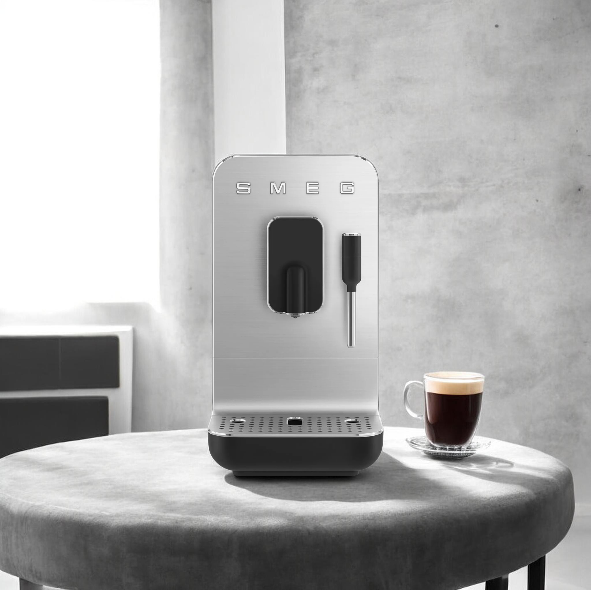 SMEG BCC02BLMUS Black Auto Coffee Machine w/ Steamer New
