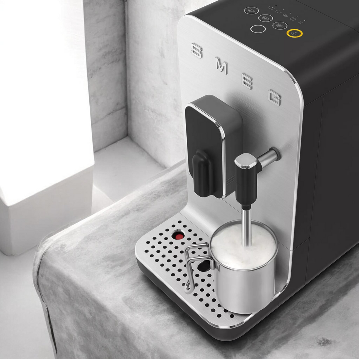SMEG BCC02BLMUS Black Auto Coffee Machine w/ Steamer New
